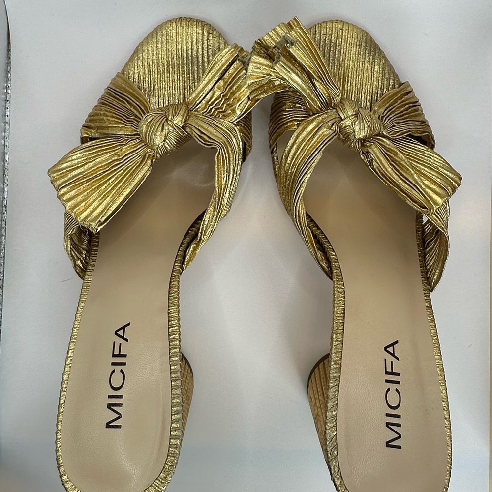 Women's Gold Pleated Bow Heeled Sandals